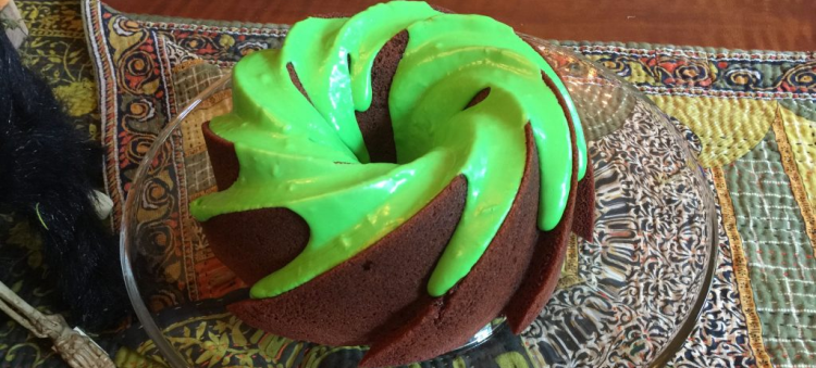Slimy Red Devil Cake…or Red Velvet Cake with Icing